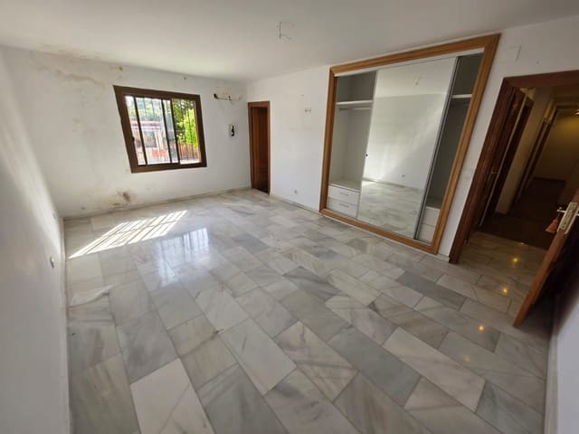 6 Zimmer Villa zu verkaufen in Santa Pola - 800.000 € (Ref: 9819965)