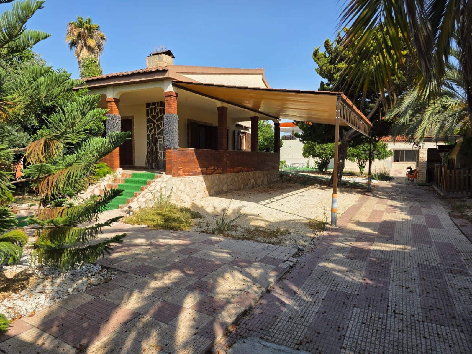 6 bedroom Villa for sale in Santa Pola - € 750,000 (Ref: 9819965)