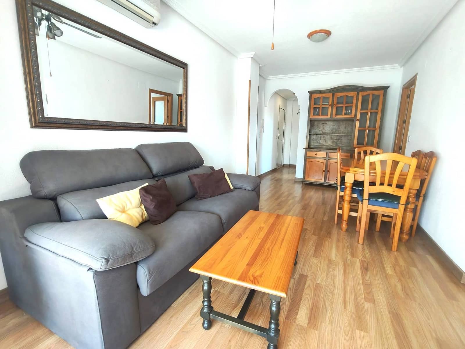 2 bedroom Apartment for rent in Santa Pola - € 850 (Ref: 9838947)