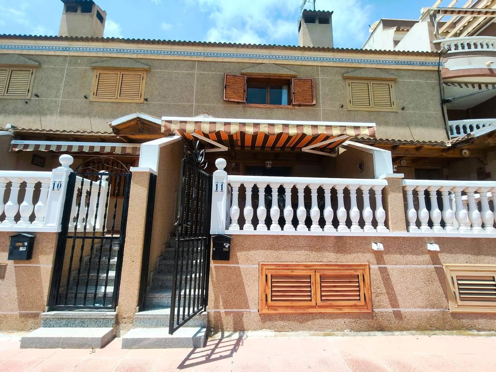 3 chambre Bungalow à vendre à Santa Pola avec garage - 265 000 € (Ref: 9896212)