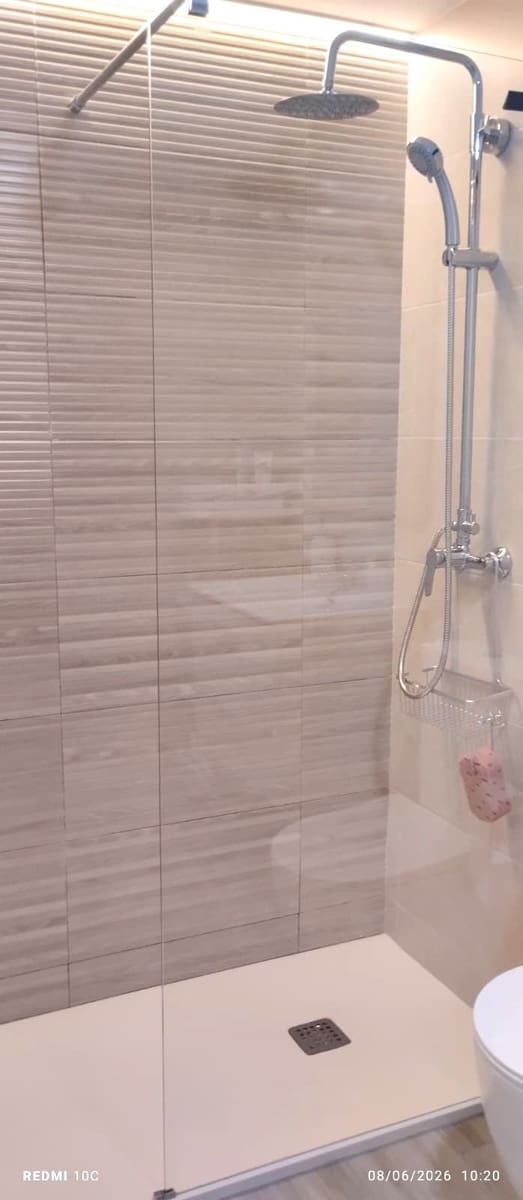 2 slaapkamer Appartement te huur in Torrevieja met zwembad garage - € 800 (Ref: 9912631)
