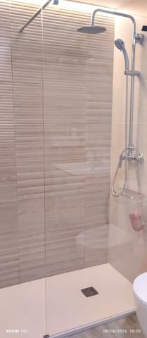 2 slaapkamer Appartement te huur in Torrevieja met zwembad garage - € 800 (Ref: 9912631)