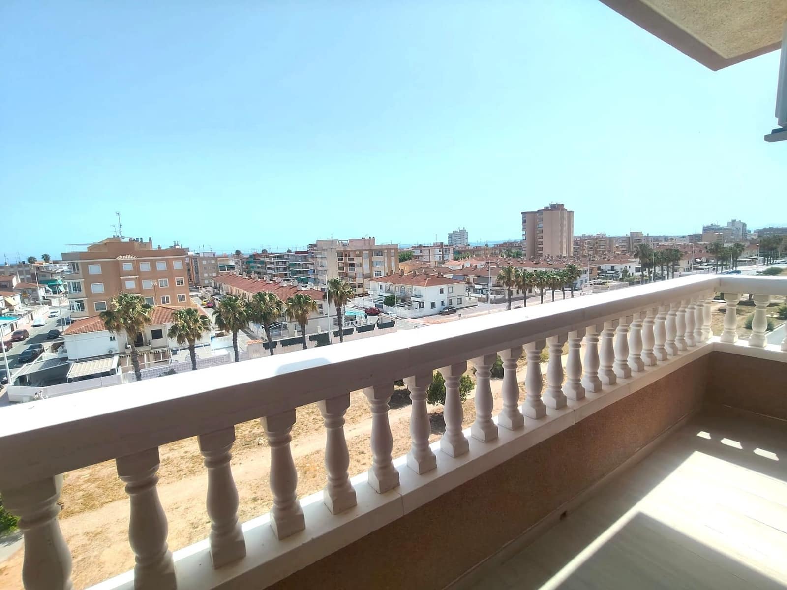 Appartement de 3 chambres à louer à Santa Pola - 850 € (Ref: 9919926)