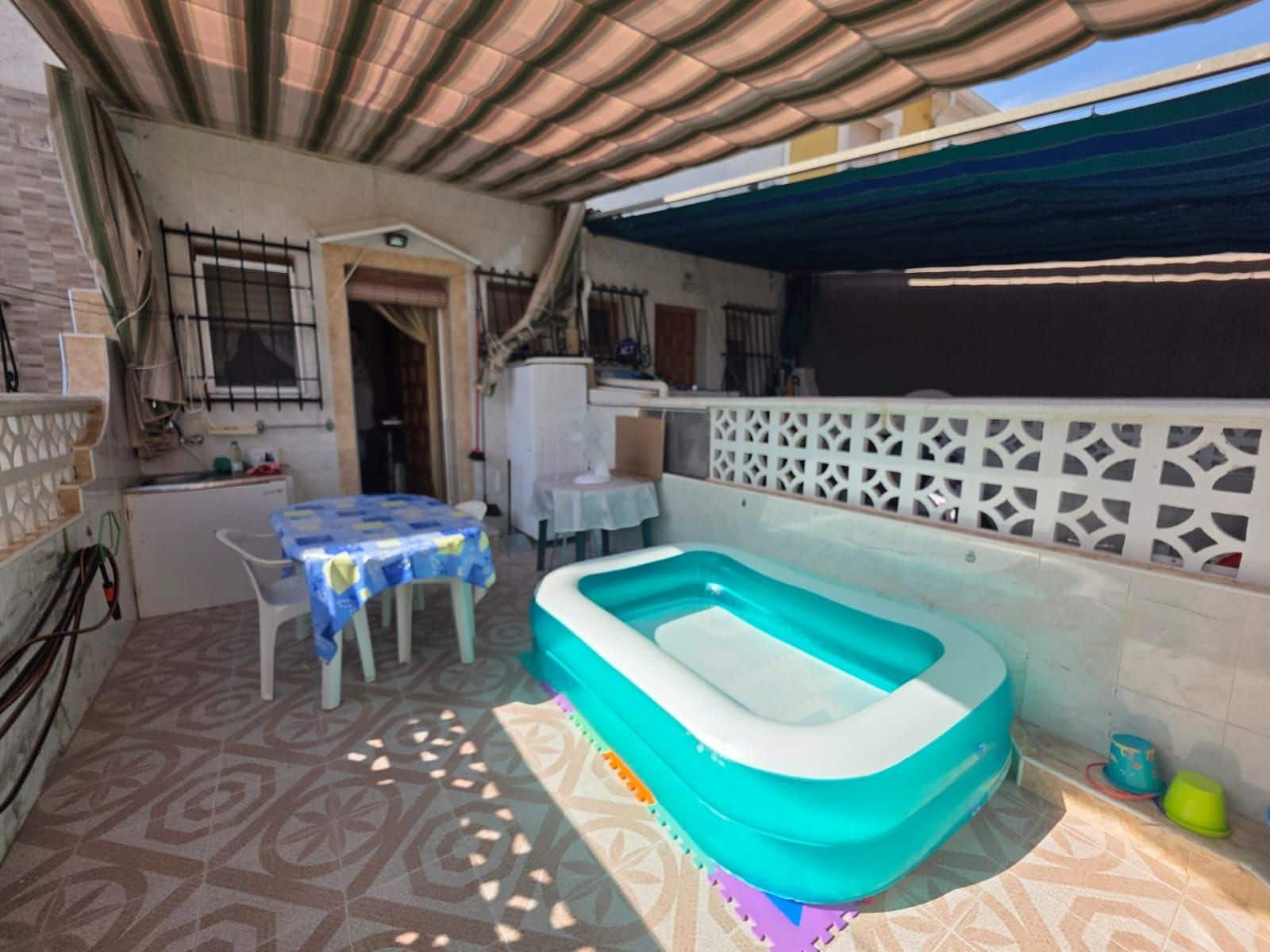 2 soveværelse Bungalow til leje i Santa Pola - € 700 (Ref: 9928846)