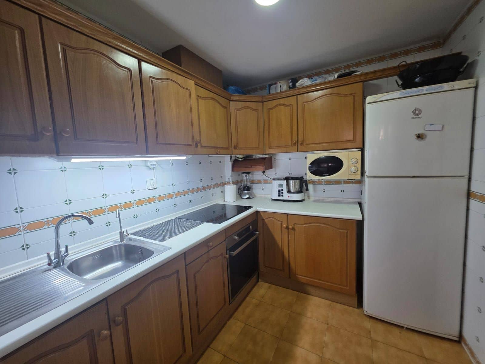 3 sovrum Lägenhet att hyra i Santa Pola - 800 € (Ref: 9966225)