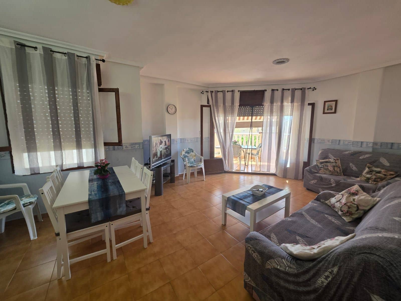 3 sovrum Lägenhet att hyra i Santa Pola - 800 € (Ref: 9966225)