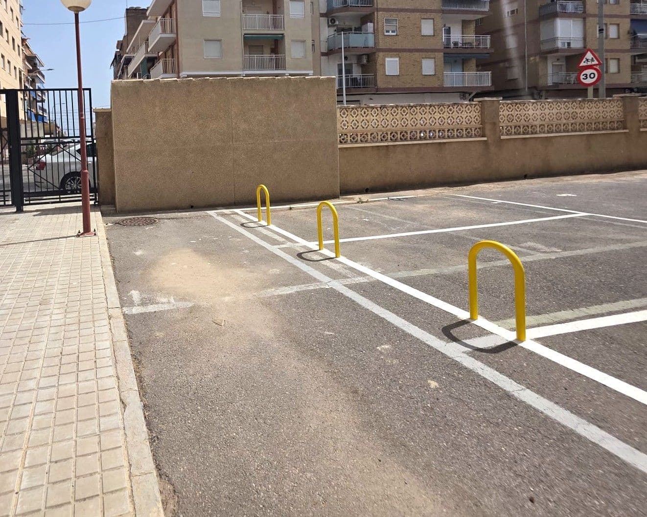 1 bedroom Commercial for sale in Santa Pola with garage - € 149,000 (Ref: 9966226)