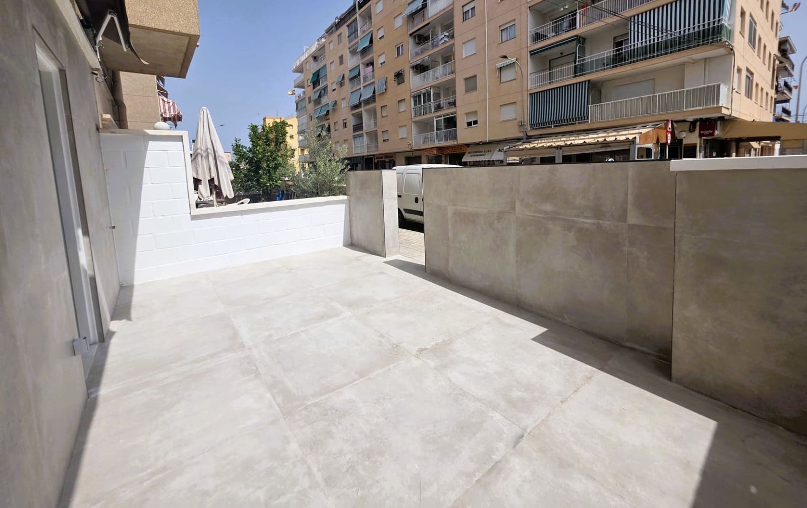 1 bedroom Commercial for sale in Santa Pola with garage - € 149,000 (Ref: 9966226)