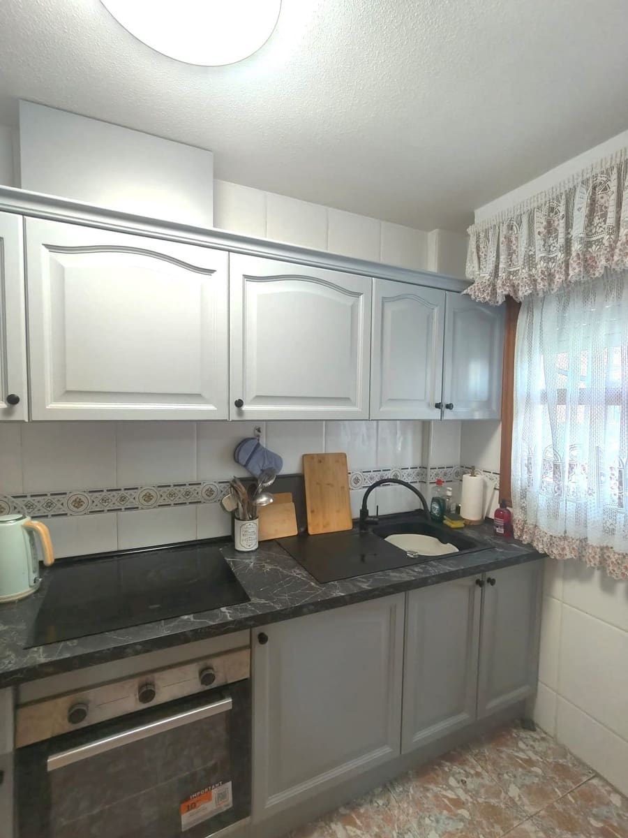2 bedroom Bungalow for rent in Santa Pola - € 2,000 (Ref: 9972905)