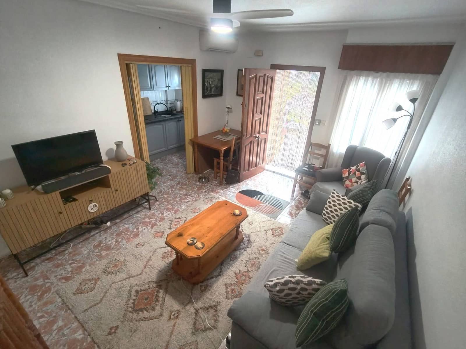 2 bedroom Bungalow for rent in Santa Pola - € 2,000 (Ref: 9972905)