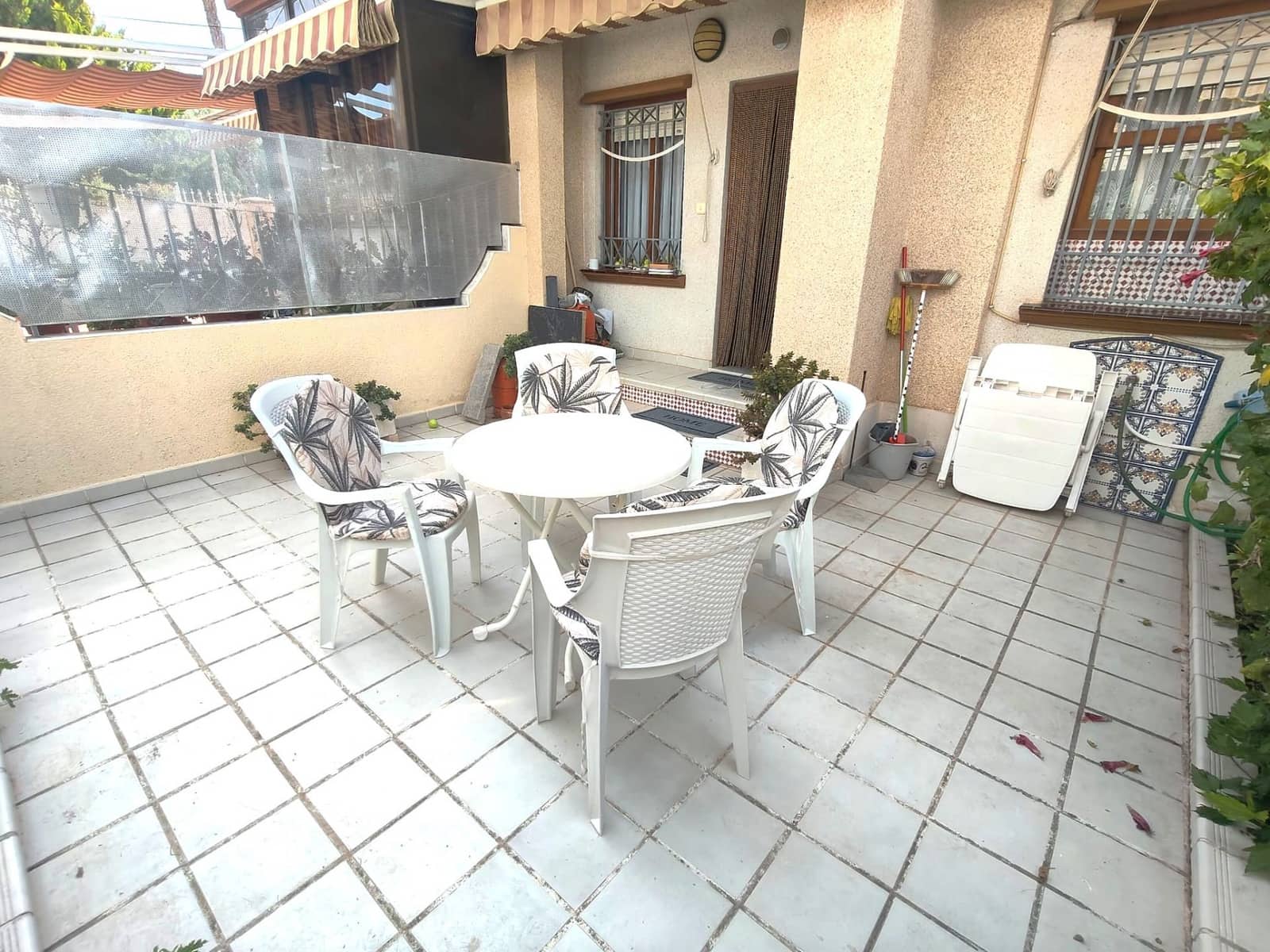 2 bedroom Bungalow for rent in Santa Pola - € 2,000 (Ref: 9972905)
