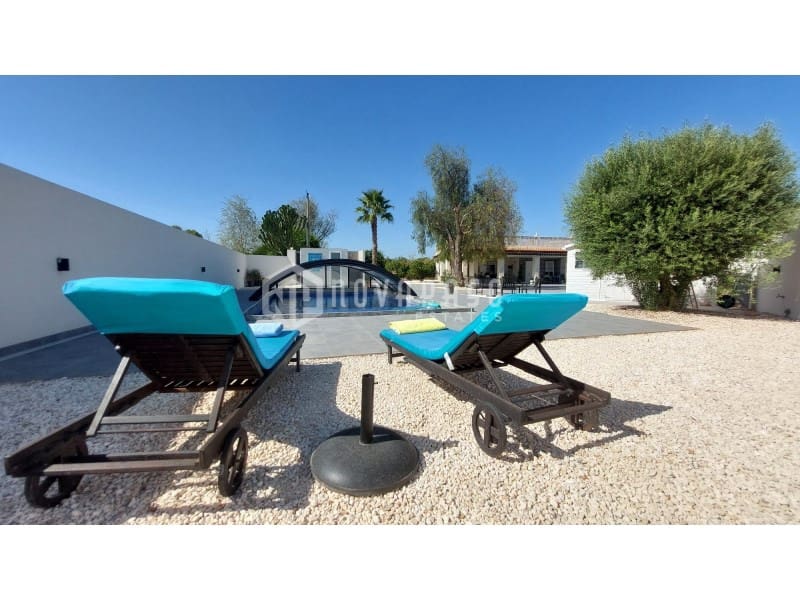 3 bedroom Villa for sale in El Altet with pool - € 375,000 (Ref: 10061698)