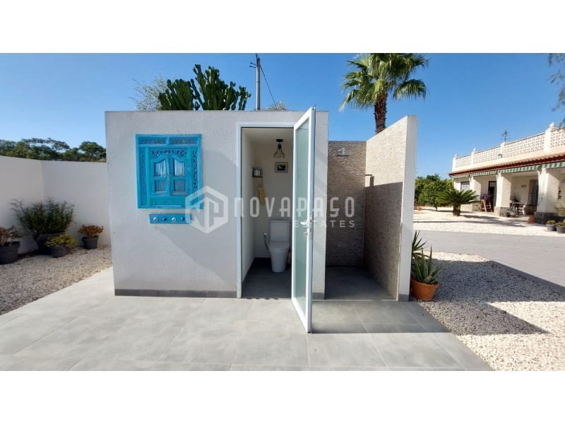 3 bedroom Villa for sale in El Altet with pool - € 375,000 (Ref: 10061698)