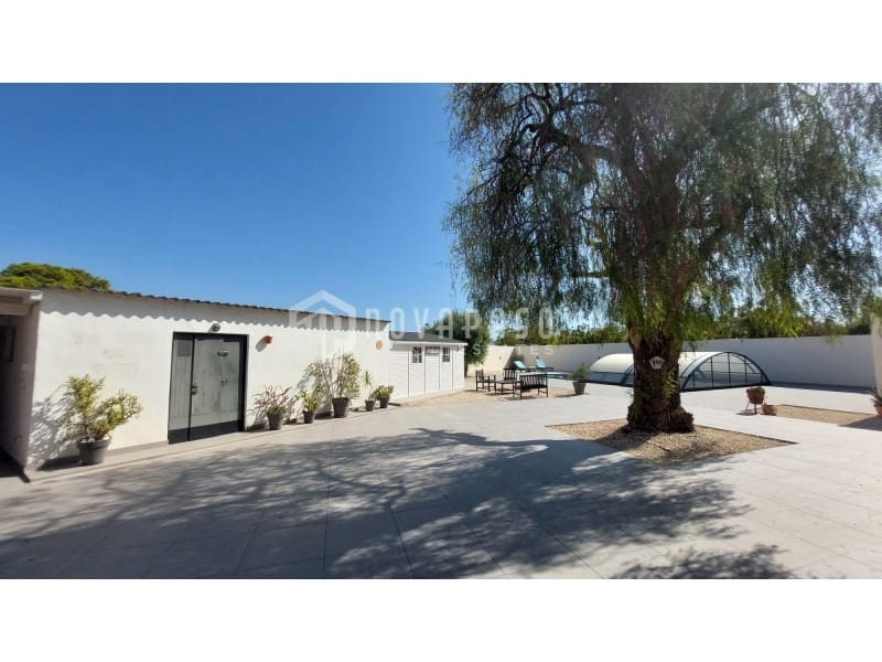 3 bedroom Villa for sale in El Altet with pool - € 375,000 (Ref: 10061698)