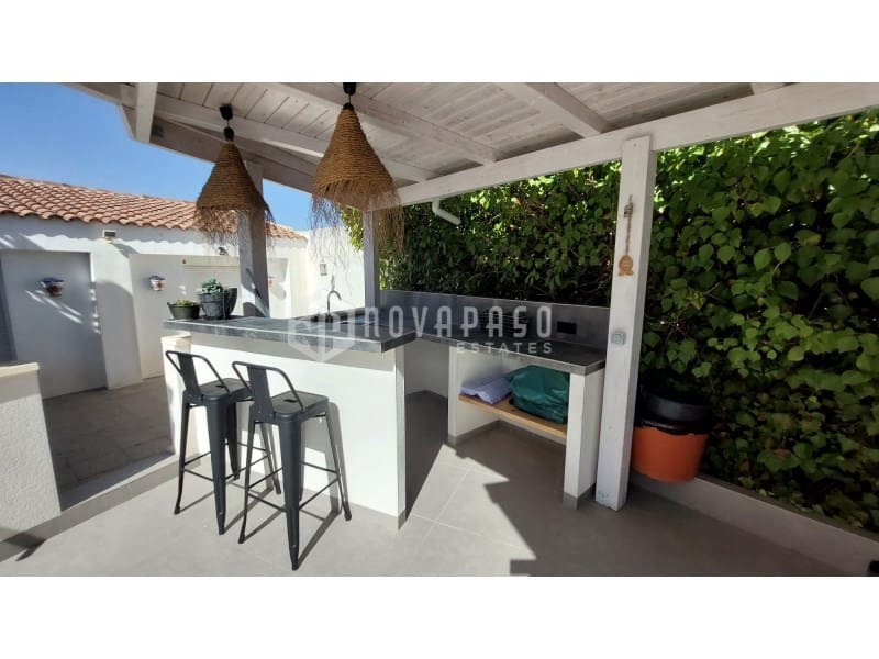 3 bedroom Villa for sale in El Altet with pool - € 375,000 (Ref: 10061698)