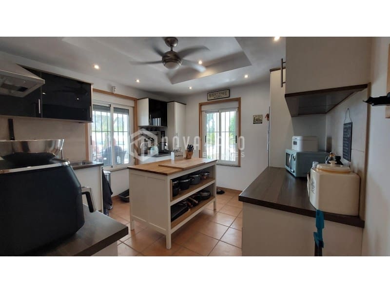 3 bedroom Villa for sale in El Altet with pool - € 375,000 (Ref: 10061698)