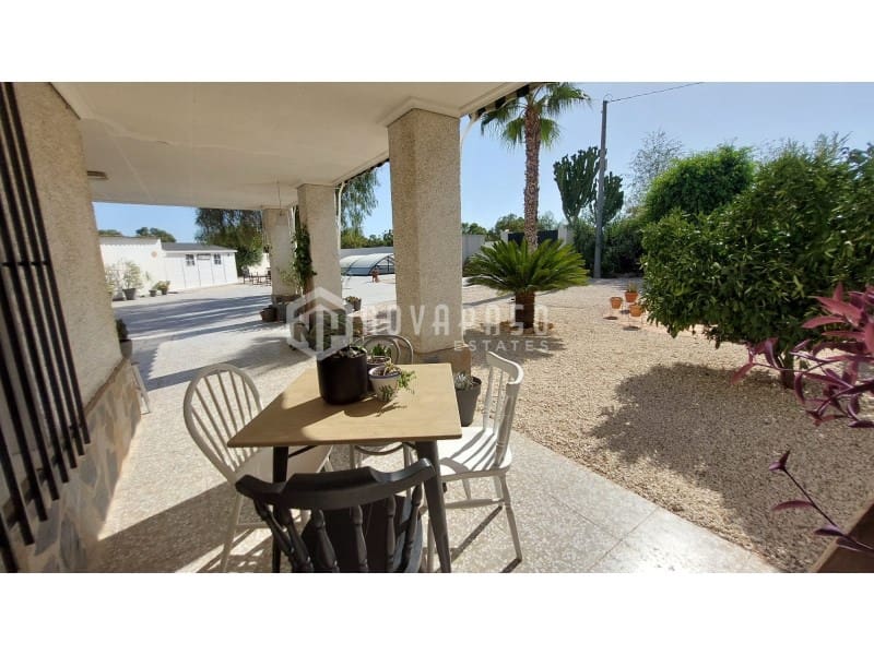 3 bedroom Villa for sale in El Altet with pool - € 375,000 (Ref: 10061698)