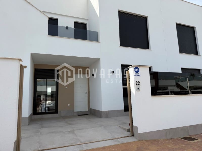 3 soveværelse Lejlighed til salg i San Pedro del Pinatar med swimmingpool - € 365.000 (Ref: 10146722)