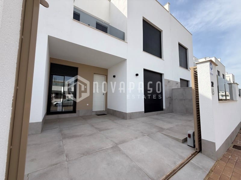 3 soveværelse Lejlighed til salg i San Pedro del Pinatar med swimmingpool - € 365.000 (Ref: 10146722)