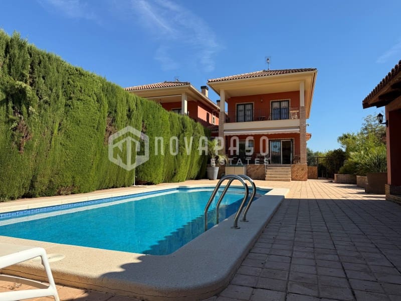 6 soverom Villa til salgs i Monforte del Cid med svømmebasseng - € 695 000 (Ref: 10146723)