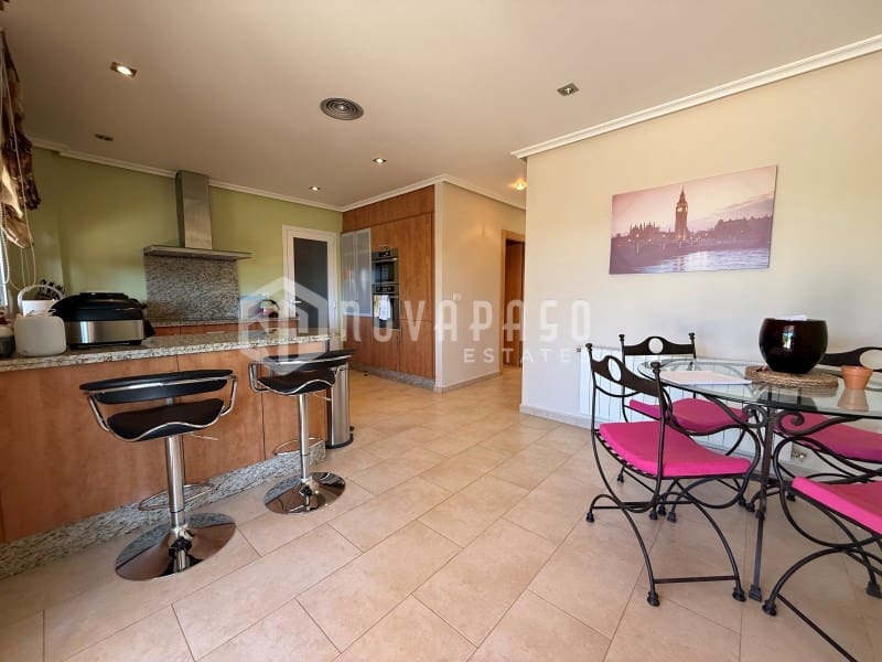 6 soverom Villa til salgs i Monforte del Cid med svømmebasseng - € 695 000 (Ref: 10146723)