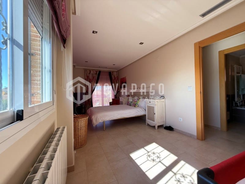 6 soverom Villa til salgs i Monforte del Cid med svømmebasseng - € 695 000 (Ref: 10146723)