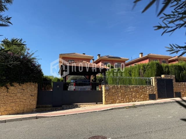 6 soverom Villa til salgs i Monforte del Cid med svømmebasseng - € 695 000 (Ref: 10146723)