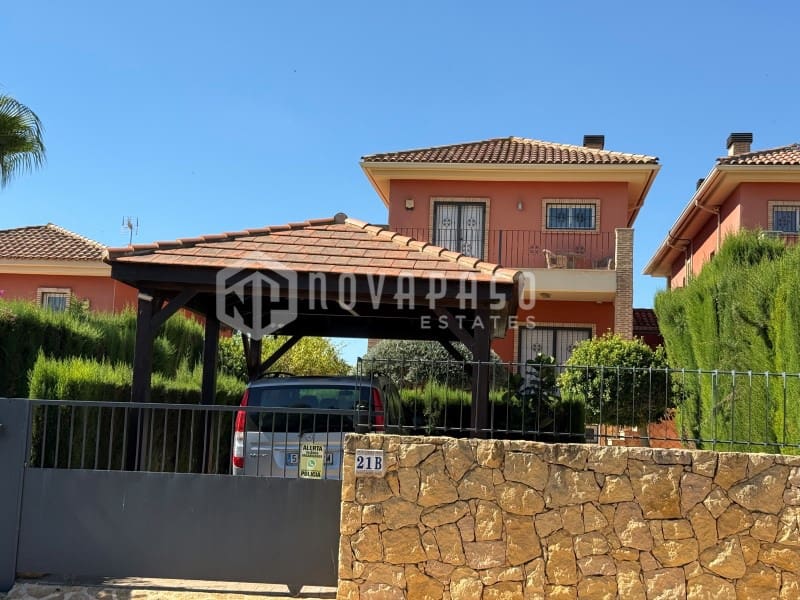 6 soverom Villa til salgs i Monforte del Cid med svømmebasseng - € 695 000 (Ref: 10146723)