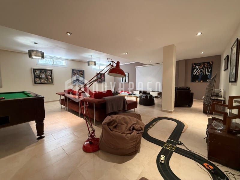 6 soverom Villa til salgs i Monforte del Cid med svømmebasseng - € 695 000 (Ref: 10146723)
