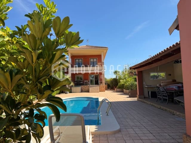 6 soverom Villa til salgs i Monforte del Cid med svømmebasseng - € 695 000 (Ref: 10146723)
