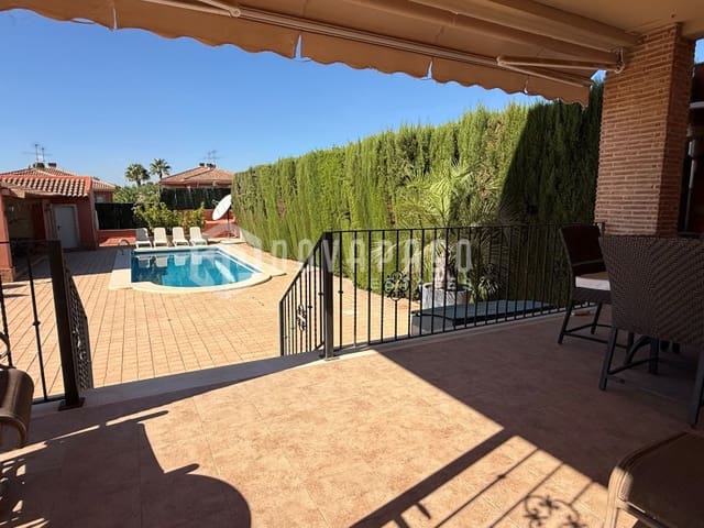 6 soverom Villa til salgs i Monforte del Cid med svømmebasseng - € 695 000 (Ref: 10146723)