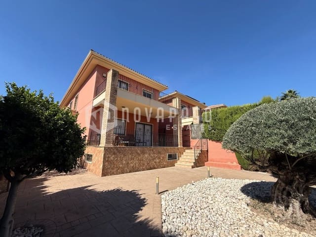 6 soverom Villa til salgs i Monforte del Cid med svømmebasseng - € 695 000 (Ref: 10146723)