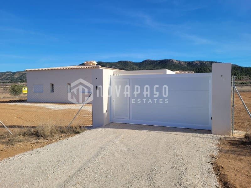 Villa/Maison à vendre à Salinas - 585 000 € (Ref: 8976471)