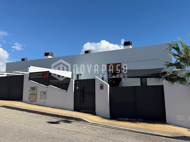 3 makuuhuone Huvila myytävänä paikassa Finestrat mukana uima-altaan - 585 000 € (Ref: 9400742)