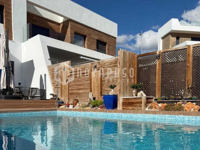 3 makuuhuone Huvila myytävänä paikassa Balcón de Finestrat - Terra Marina, Finestrat mukana uima-altaan - 585 000 € (Ref: 9400742)