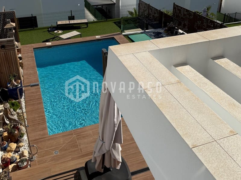 3 makuuhuone Huvila myytävänä paikassa Finestrat mukana uima-altaan - 585 000 € (Ref: 9400742)