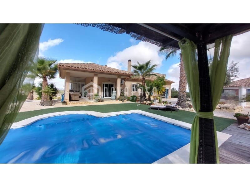 2 bedroom Villa for sale in Abanilla with pool garage - € 475,000 (Ref: 9446672)