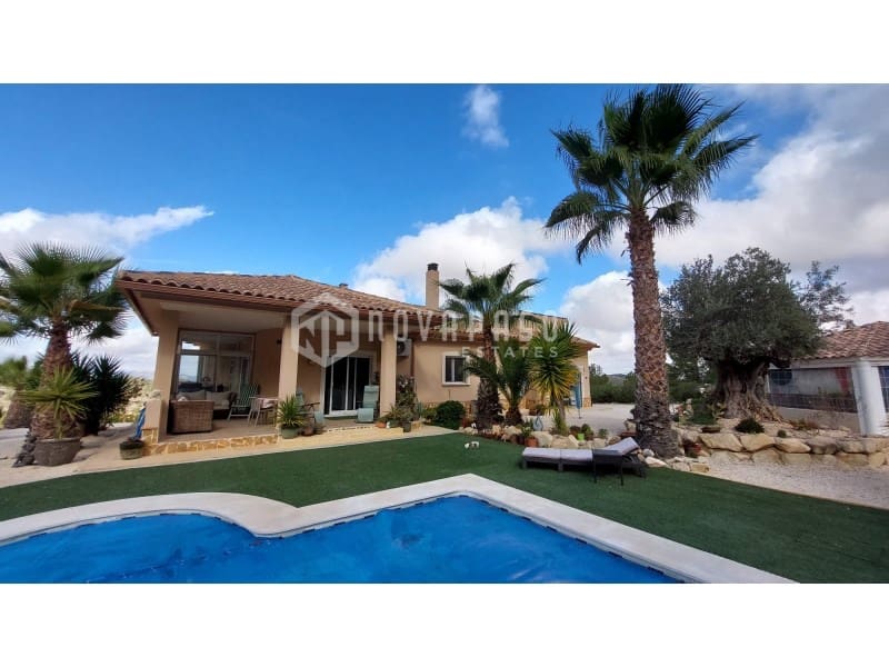 2 bedroom Villa for sale in Abanilla with pool garage - € 475,000 (Ref: 9446672)
