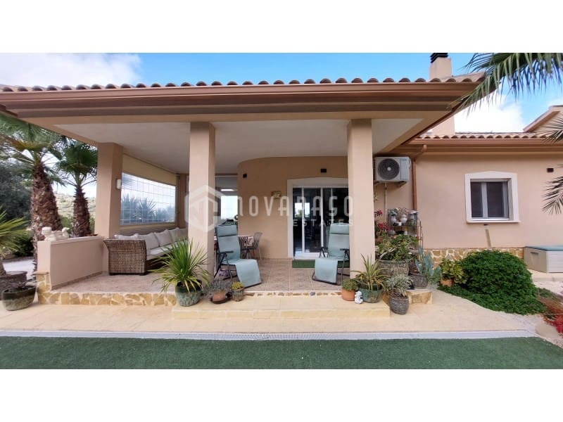 2 bedroom Villa for sale in Abanilla with pool garage - € 475,000 (Ref: 9446672)