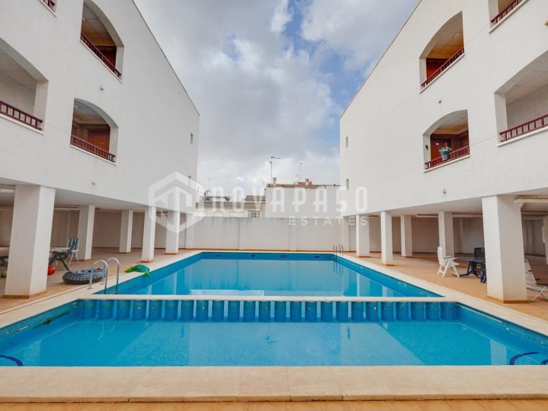 2 sovrum Lägenhet till salu i Daya Vieja med pool - 146 000 € (Ref: 9625620)