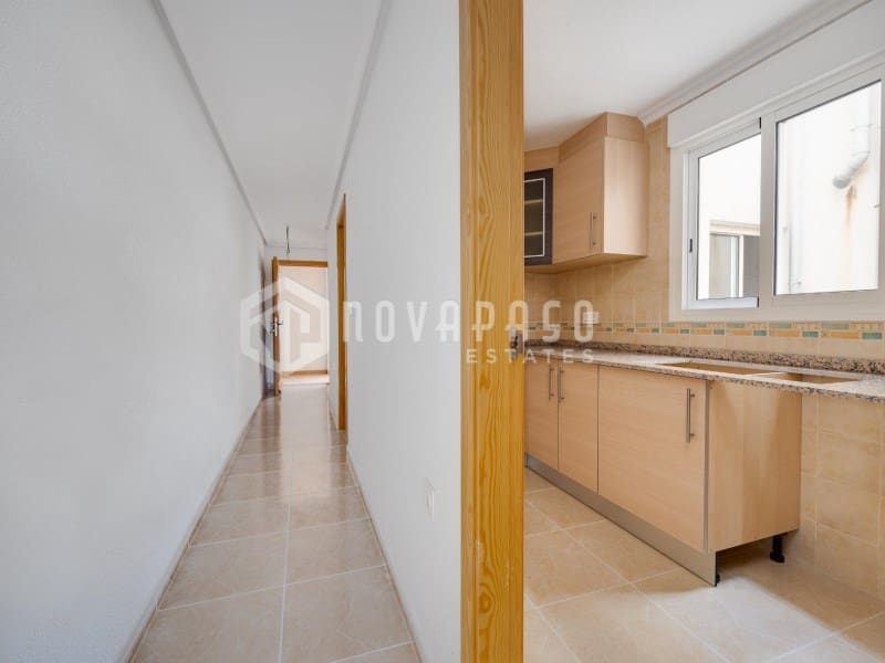 2 sovrum Lägenhet till salu i Daya Vieja med pool - 146 000 € (Ref: 9625620)