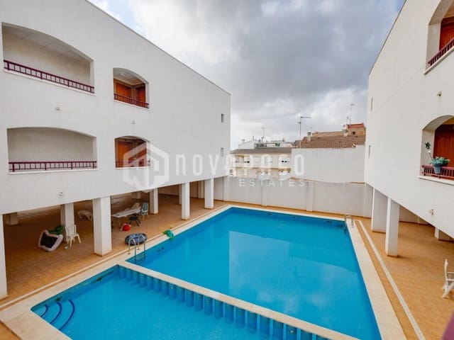 Apartamento de 2 habitaciones en Daya Vieja en venta con piscina - 165.000 € (Ref: 9625624)