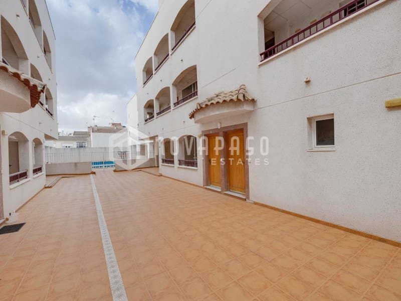 1 soverom Leilighet til salgs i Daya Vieja med svømmebasseng - € 105 000 (Ref: 9625625)