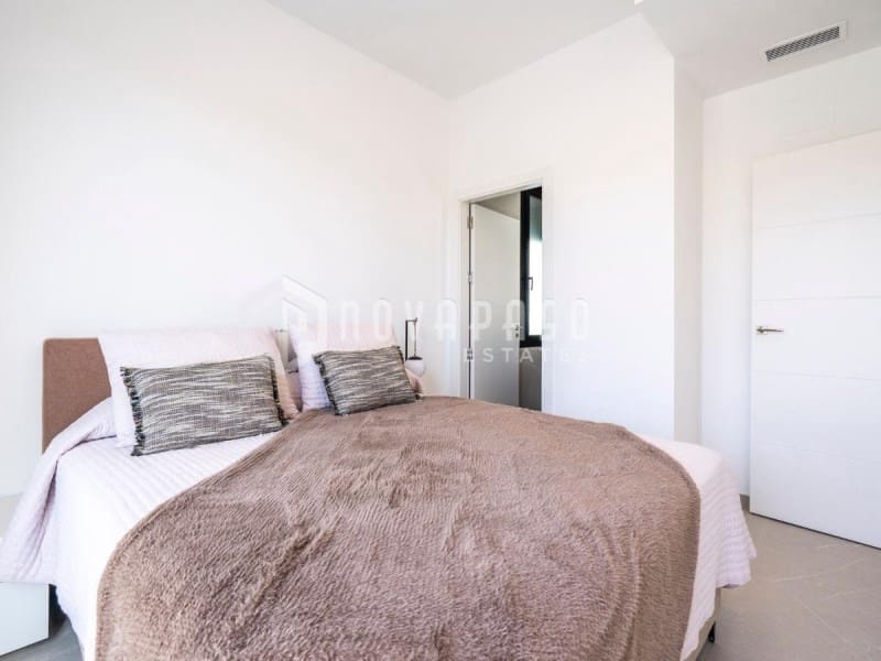 3 makuuhuone Huvila myytävänä paikassa Roldan mukana uima-altaan - 415 950 € (Ref: 9625640)