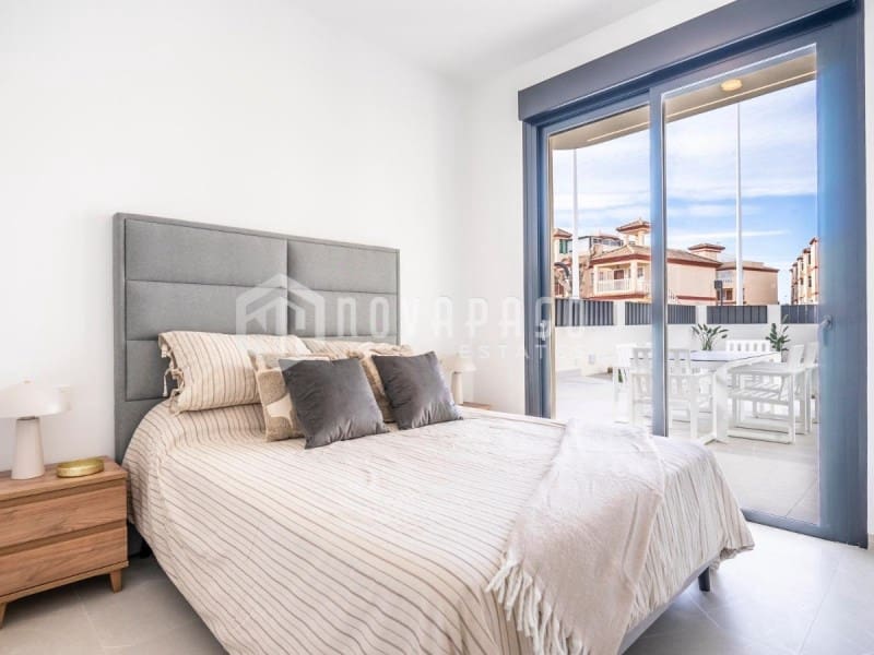 3 makuuhuone Huvila myytävänä paikassa Roldan mukana uima-altaan - 415 950 € (Ref: 9625640)