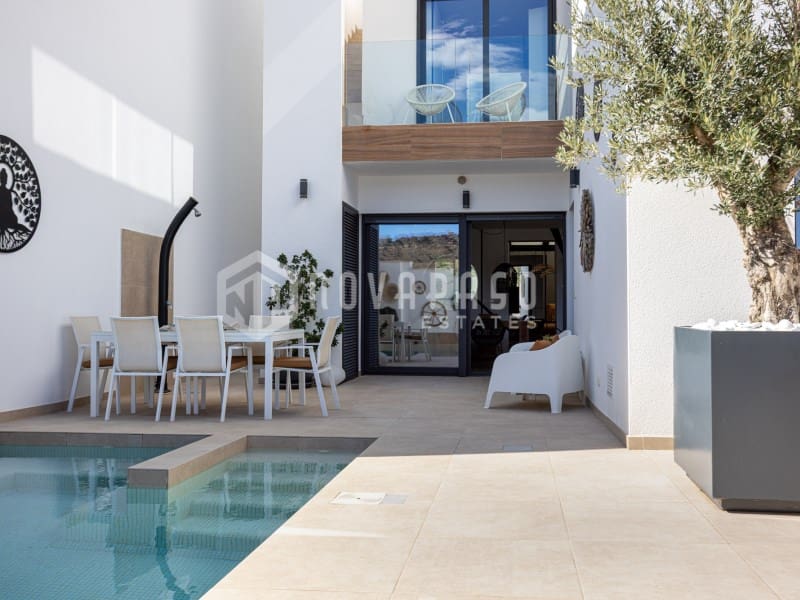 Huis te koop in Benijofar - € 439.000 (Ref: 9677081)