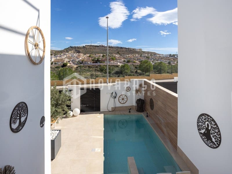 Huis te koop in Benijofar - € 439.000 (Ref: 9677081)