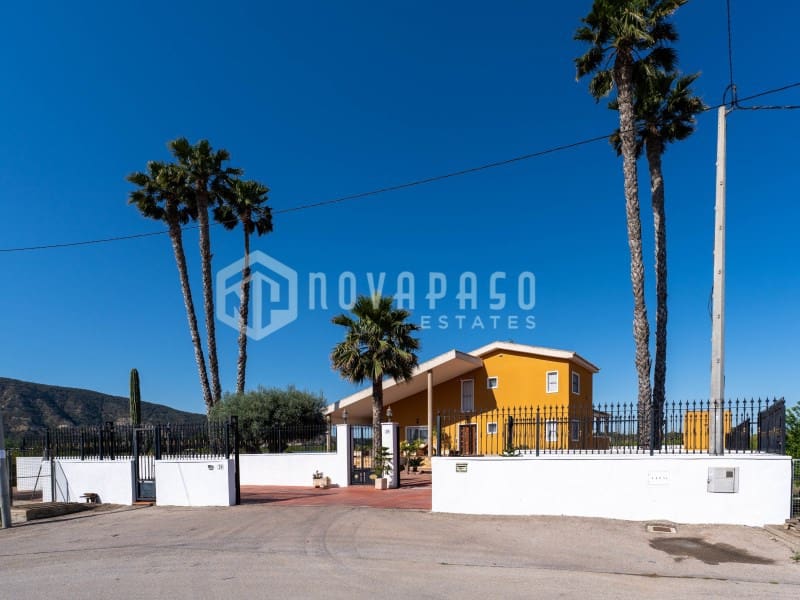 5 bedroom Finca/Country House for sale in Orihuela - € 675,000 (Ref: 9972999)