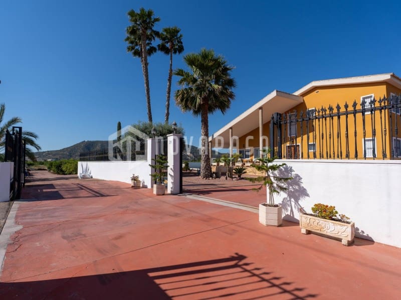 5 bedroom Finca/Country House for sale in Orihuela - € 675,000 (Ref: 9972999)
