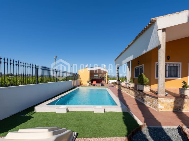 5 bedroom Finca/Country House for sale in Orihuela - € 675,000 (Ref: 9972999)